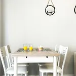 1 Bedroom 725 *