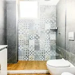 1 Bedroom 725 *