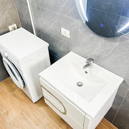 Apartment 1 Bedroom 725