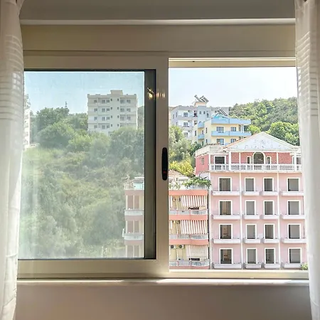 1 Bedroom 725