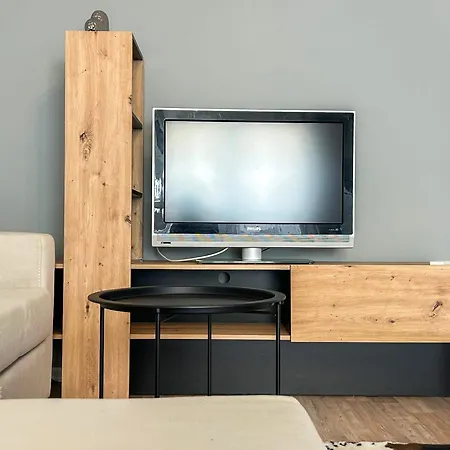 1 Bedroom 725