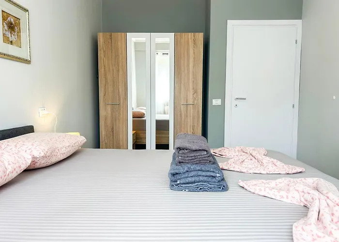 1 Bedroom 725 *
