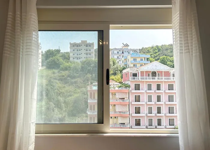 1 Bedroom 725