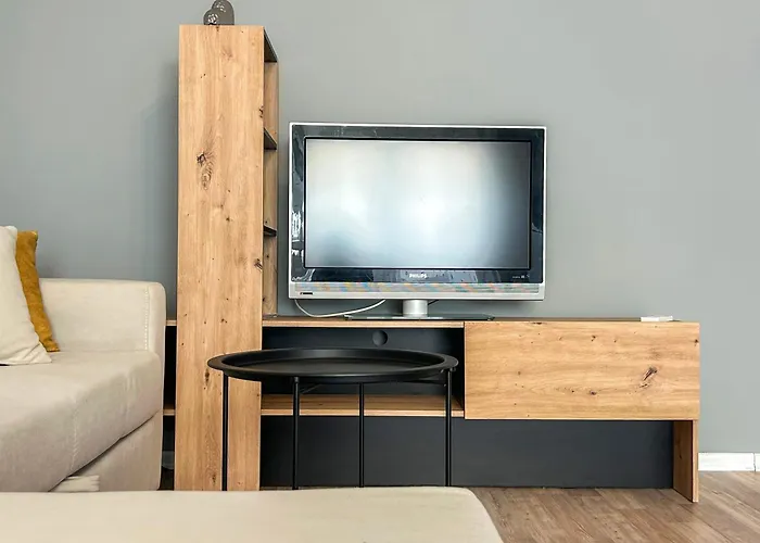 1 Bedroom 725